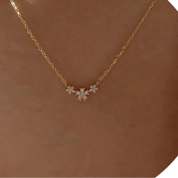 GOLD 14k Plated CZ Flower Chain Necklace - Picture 1 of 3